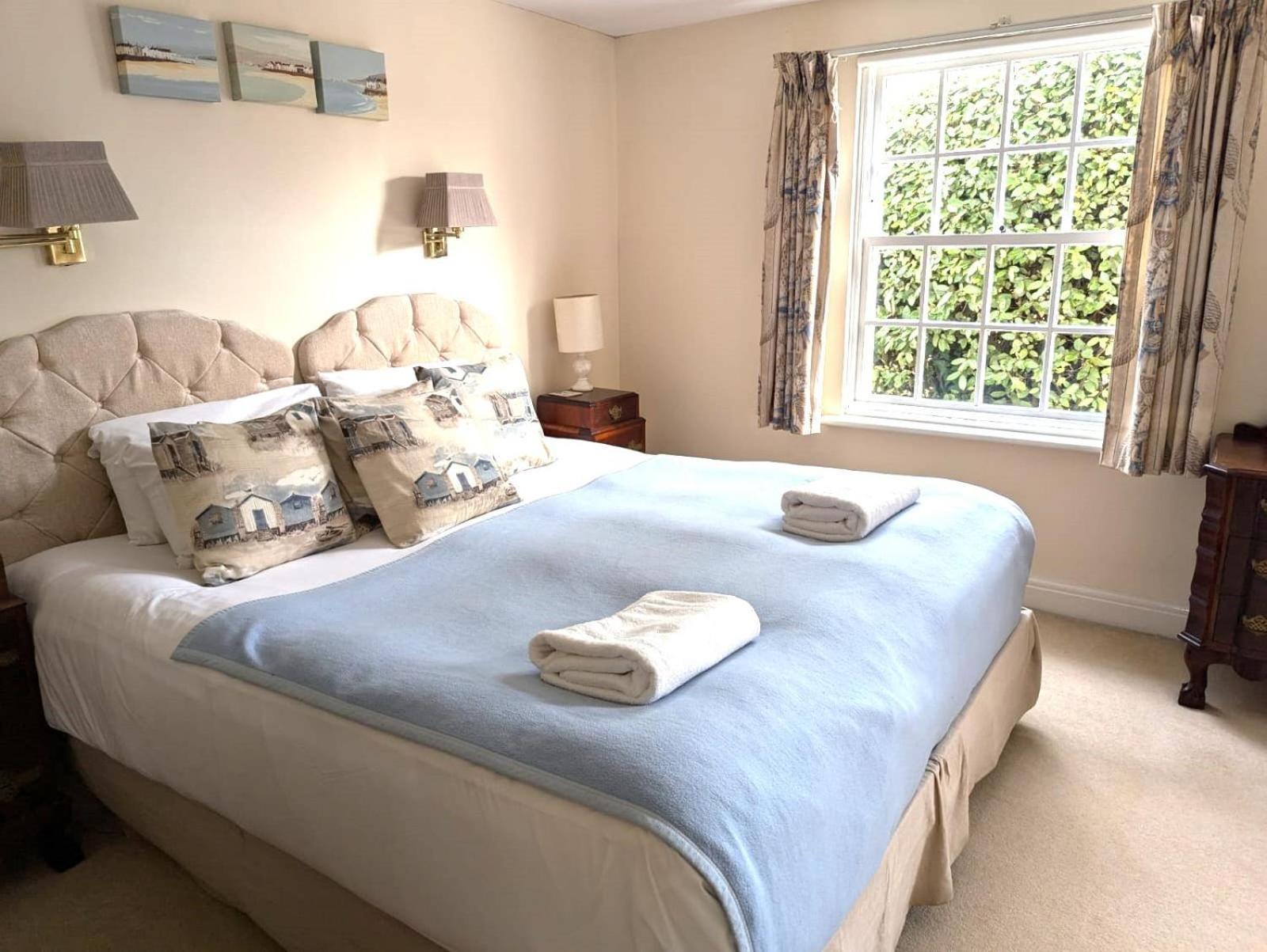 Georgian 2 Bedroom Apartment In Chichester With Free Parking - Chichester Holiday Properties Exterior foto